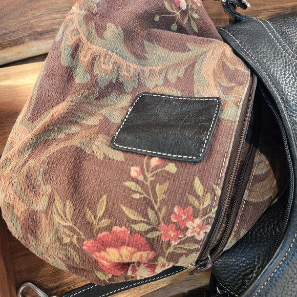 1993 BRIGHTON  Black PEBBLED LEATHER Shoulder Bag with Heart Charm - Picture 13 of 16